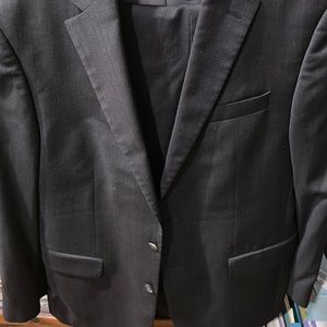 Men’s dark gray suit